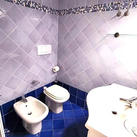 Mono Le Lecce 53 Iris Апартаменты *